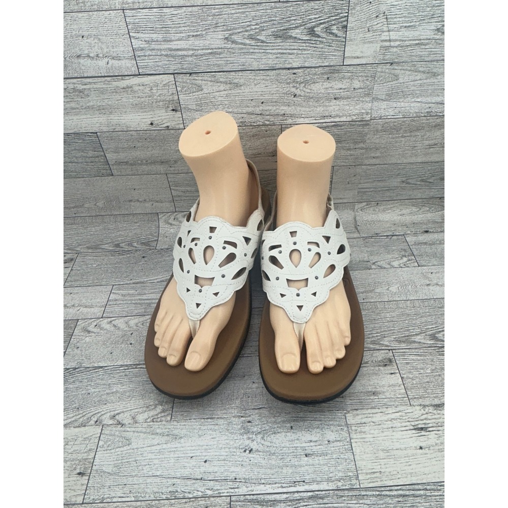 Rockport Women White Laser Cut Thong Sandals Size 8 Comfort Walking Flip Flops